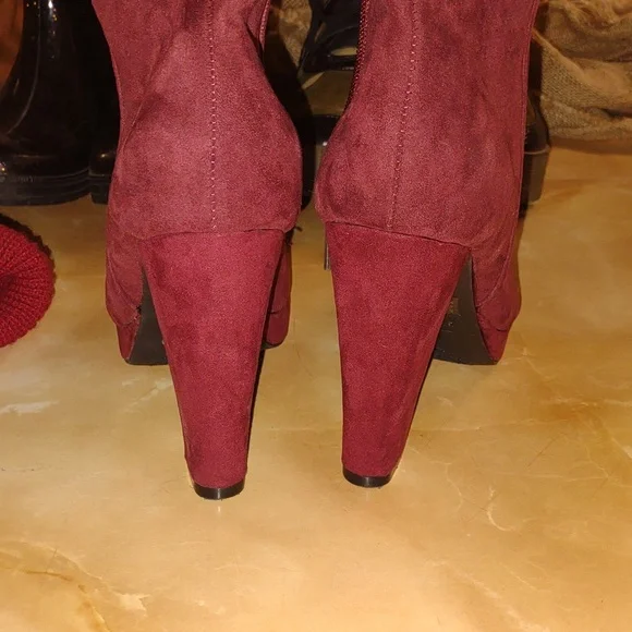 Women's maroon boots - Picture 3 of 3
